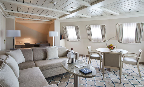 Royal Suite - Silver Cloud Expedition